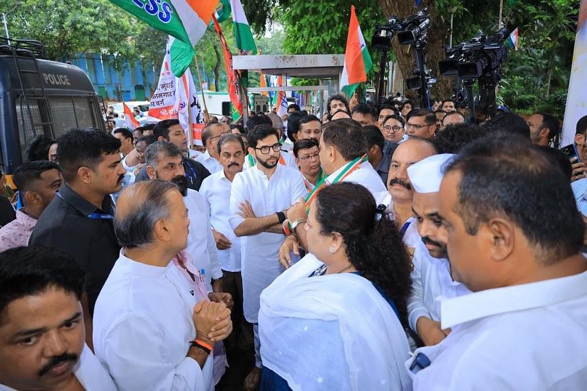 यह स्थल भारतीय स्वतंत्रता संग्राम में एक महत्वपूर्ण भूमिका निभाता है, जहां से महात्मा गांधी ने अंग्रेजों के खिलाफ `करो या मरो` का आह्वान किया था.