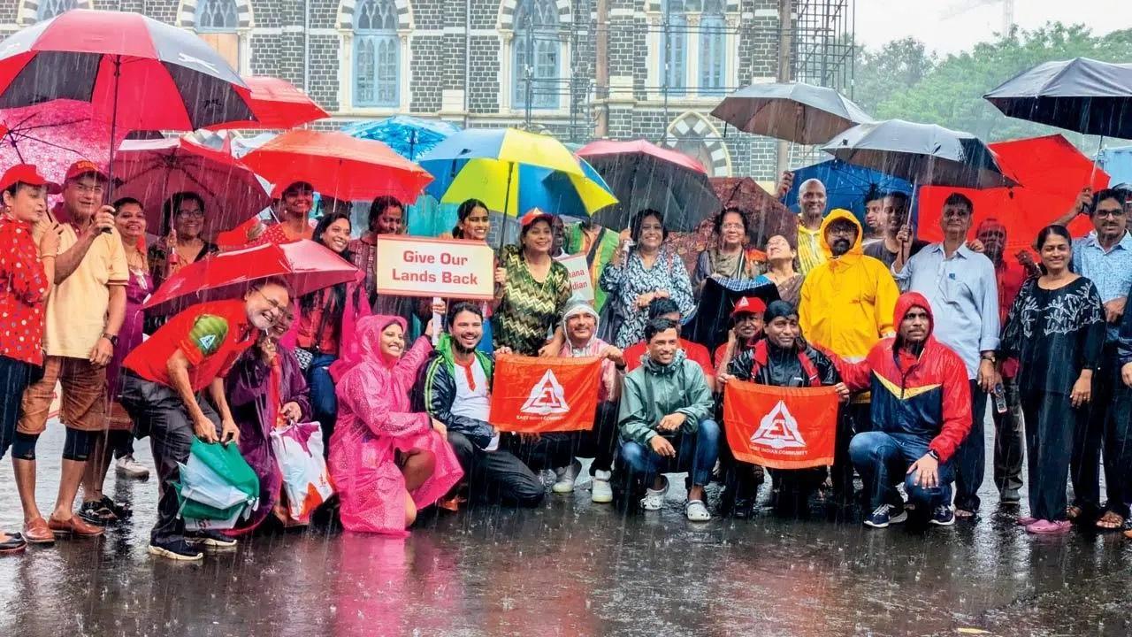 भूमिपुत्र समाज में पूर्वी भारतीय समुदाय के सदस्यों ने पिछले महीने बांद्रा पश्चिम में बेसिलिका ऑफ अवर लेडी ऑफ द माउंट में रैली की.