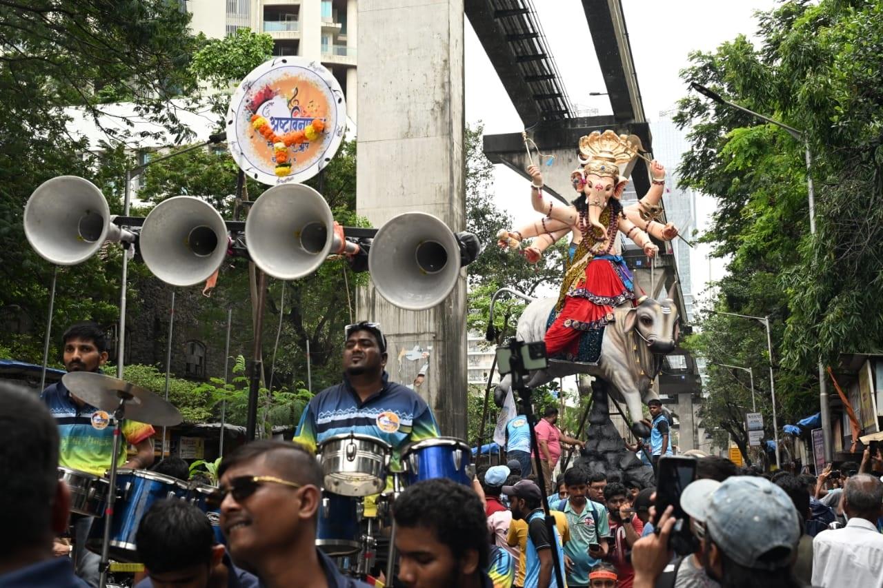 इस वर्ष गणेश उत्सव की शुरुआत 7 सितंबर को होगी और इस दिन गणेश जी की प्रतिमा को स्थापित किया जाएगा.