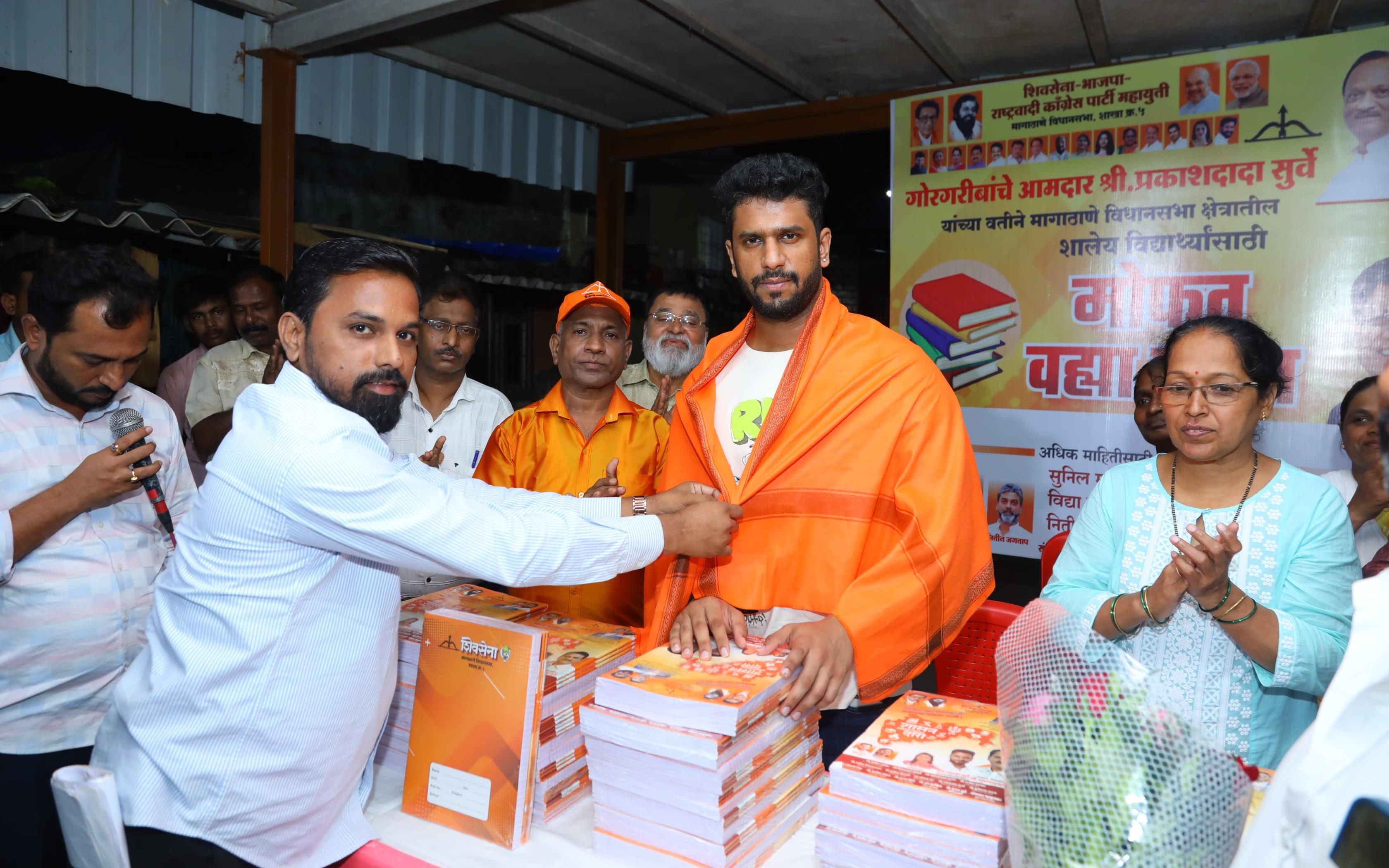 उन्होंने यह भी आश्वासन दिया कि भविष्य में भी छात्रों की शैक्षणिक आवश्यकताओं को पूरा करने के लिए वे इसी प्रकार की सहायता प्रदान करते रहेंगे. 