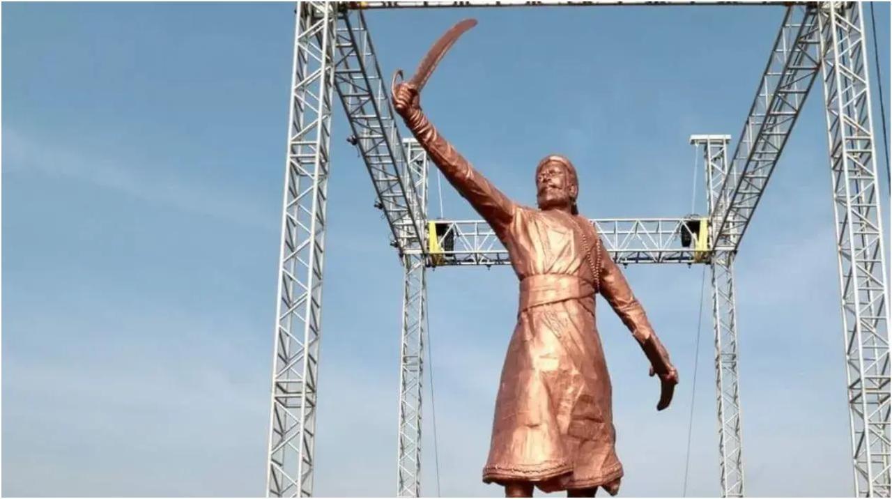 मालवण/सीएमओ में राजकोट किले पर छत्रपति शिवाजी महाराज की प्रतिमा स्थापित की गई