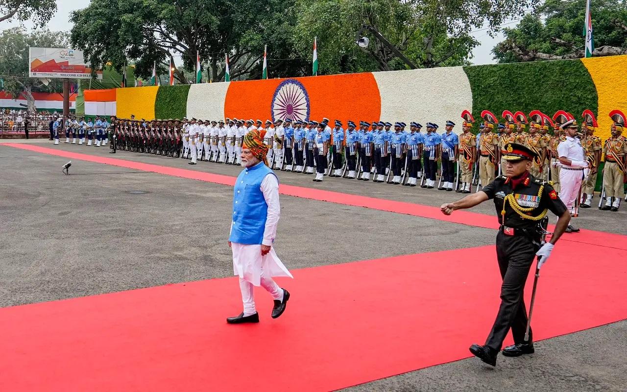 उन्होंने दलों से यह सुनिश्चित करने के लिए भी कहा कि राष्ट्रीय संसाधनों का उपयोग आम आदमी के लिए हो और कहा, 