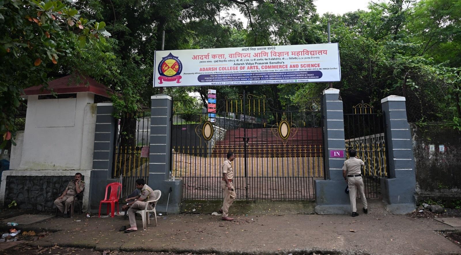 स्कूल ट्रस्ट के सचिव तुषार आप्टे ने मीडिया से कहा, 