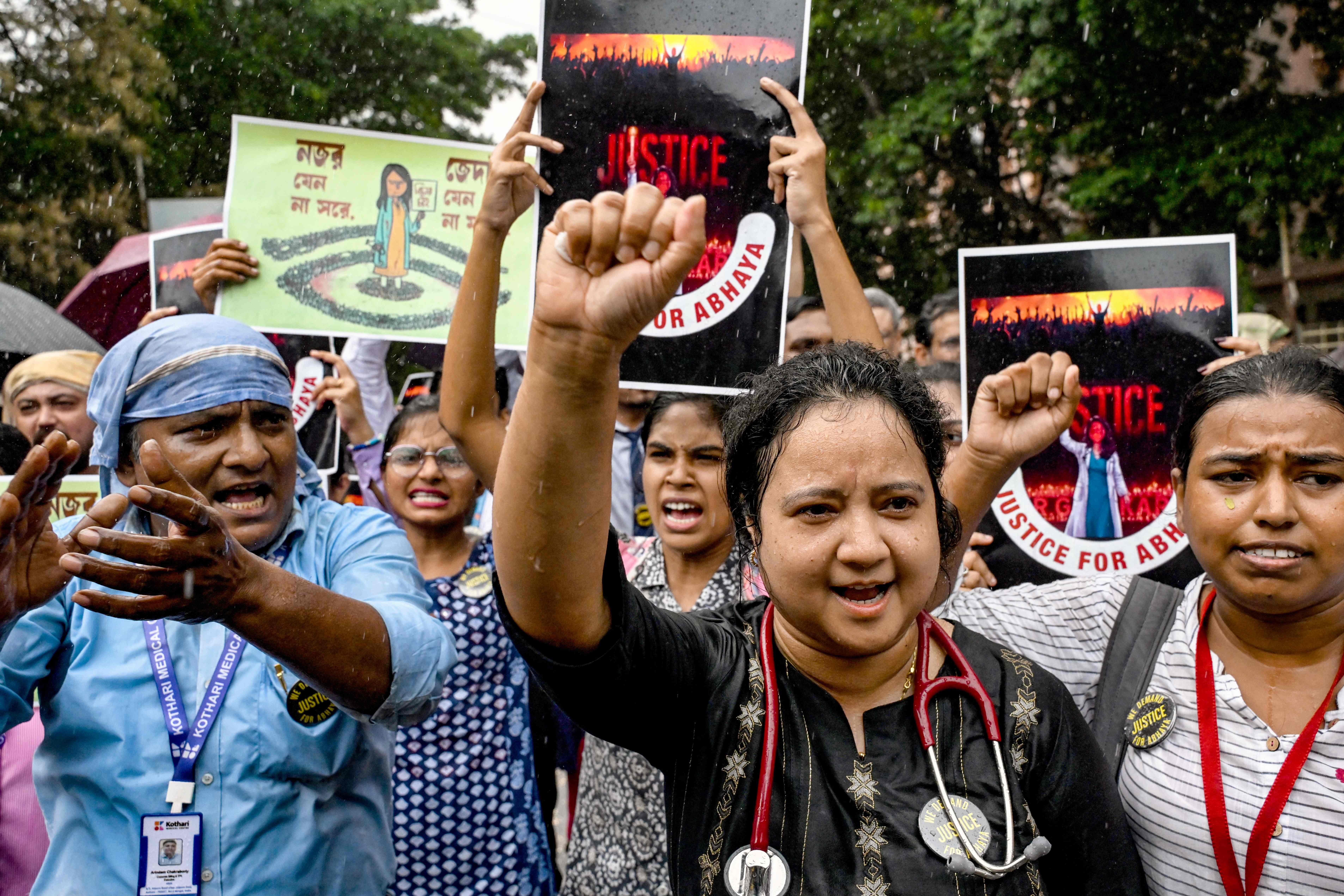पीड़ित के लिए न्याय के अलावा, डॉक्टर मांग कर रहे हैं कि सरकार लंबे समय से लंबित केंद्रीय स्वास्थ्य सेवा संरक्षण अधिनियम को लागू करने में तेजी लाए, जिसका उद्देश्य पूरे देश में स्वास्थ्य सेवा पेशेवरों की सुरक्षा सुनिश्चित करना है.