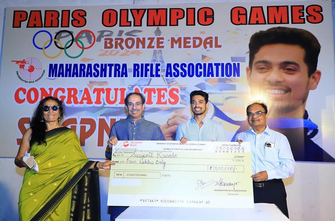 उन्होंने इस सम्मान को उन सभी युवा निशानेबाजों को समर्पित किया जो बड़े सपने देखते हैं और उन्हें हासिल करने के लिए कड़ी मेहनत करते हैं.  इस आयोजन ने महाराष्ट्र में निशानेबाजी के खेल को नई ऊंचाइयों पर पहुंचाने के लिए प्रेरणा और ऊर्जा का संचार किया.