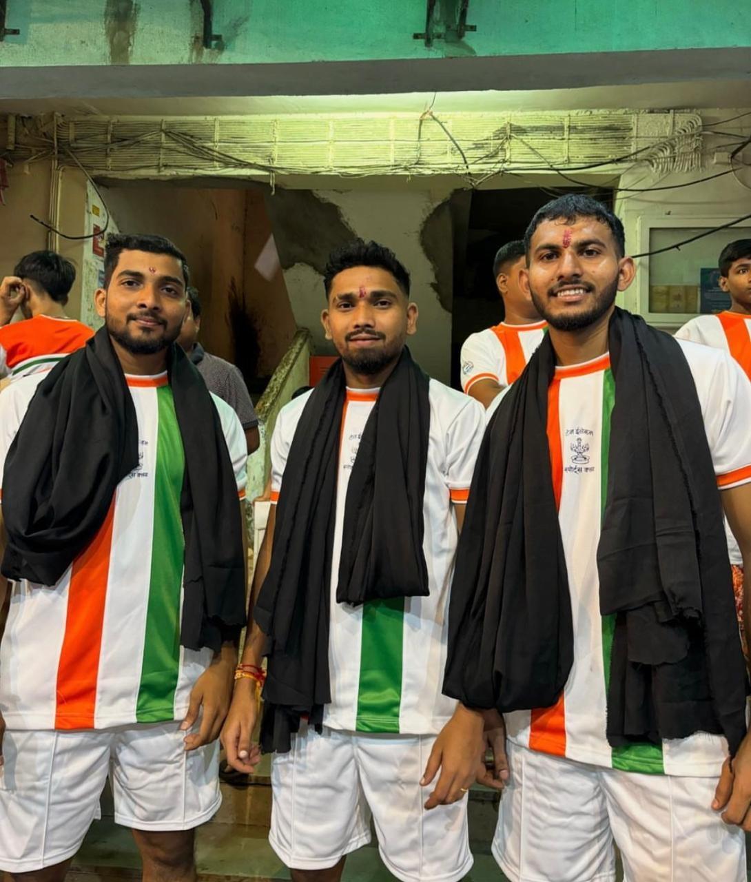 बता दें, दही हांडी उत्सव का महत्व सिर्फ मनोरंजन तक सीमित नहीं है, बल्कि यह समुदाय की एकता और सहयोग को भी दर्शाता है. 