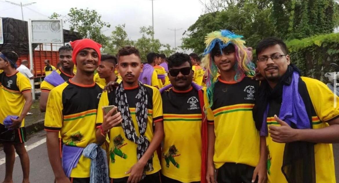 `टेन इलेवन स्पोर्ट्स क्लब` की टीम सोमवार को होने वाले दही हांडी उत्सव के दौरान कई स्थानों पर अपनी प्रतिभा दिखाएगी और ऊंची-ऊंची हाड़ी फोड़ेगी.