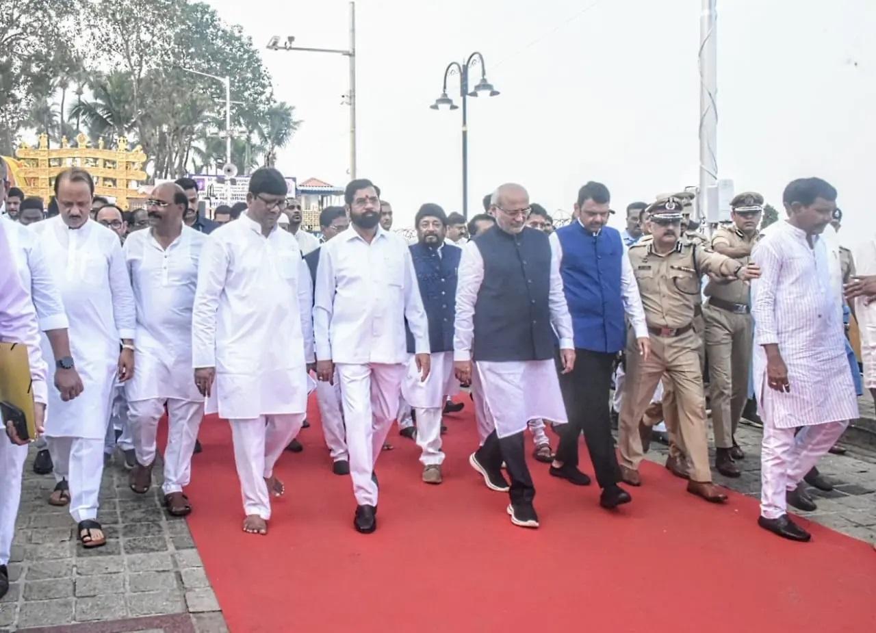 डॉ. अंबेडकर को उनके अनुयायियों द्वारा प्यार से &lsquo;बाबासाहेब&rsquo; कहा जाता है. वे न केवल भारतीय संविधान के मुख्य शिल्पकार थे, बल्कि एक महान विचारक, लेखक और समाज सुधारक भी थे. उन्होंने बौद्ध धर्म को अपनाकर जाति व्यवस्था के खिलाफ एक मजबूत सामाजिक संदेश दिया.