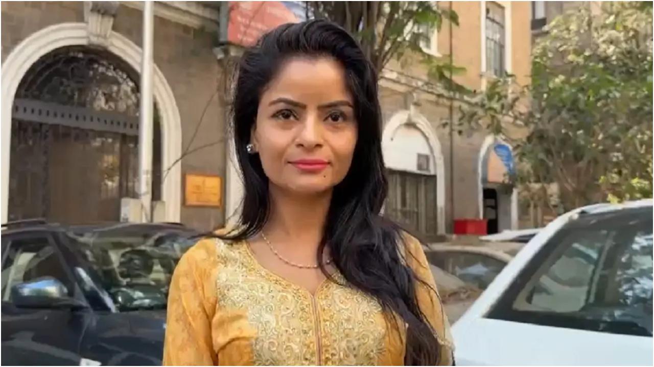 अभिनेत्री गहना वशिष्ठ