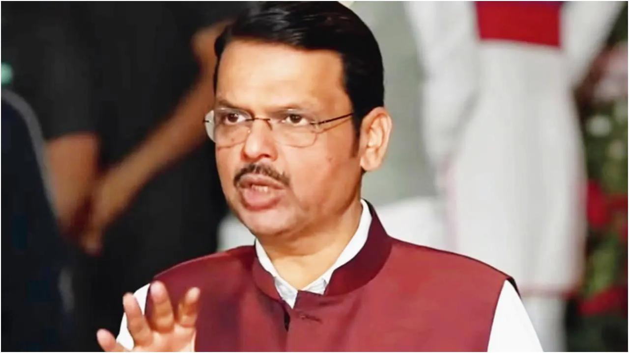 सीएम देवेंद्र फडणवीस मीडिया को संबोधित करते हुए. फाइल फोटो/पीटीआई