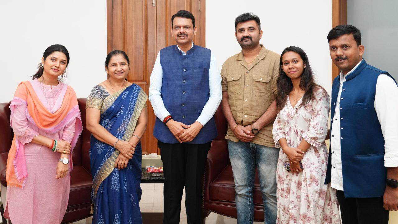 X/Pics, CMO Maharashtra