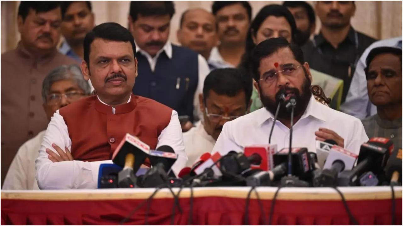 महायुति गठबंधन के सहयोगी दलों के साथ संयुक्त प्रेस कॉन्फ्रेंस के दौरान एकनाथ शिंदे ने कहा कि वह देवेंद्र फड़णवीस को मुख्यमंत्री पाकर खुश हैं.