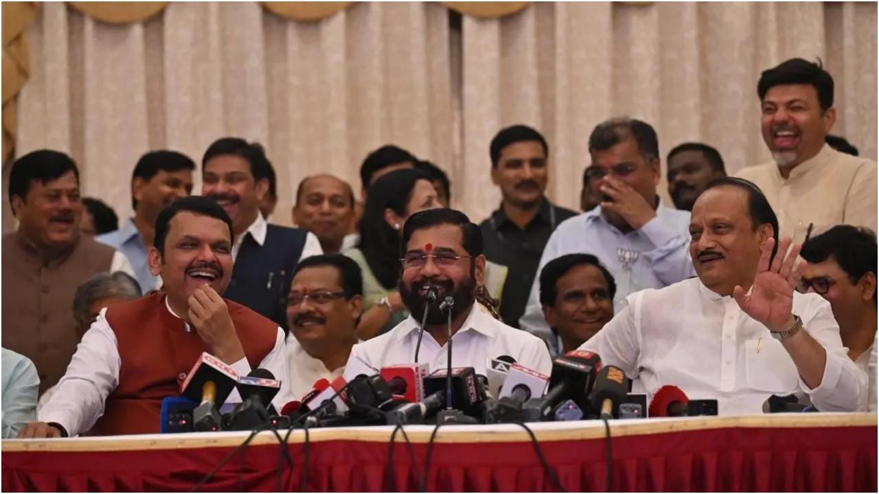 (बाएं से) सीएम देवेंद्र फड़णवीस और उनके डिप्टी एकनाथ शिंदे और अजीत पवार. फ़ाइल चित्र/अतुल कांबले
