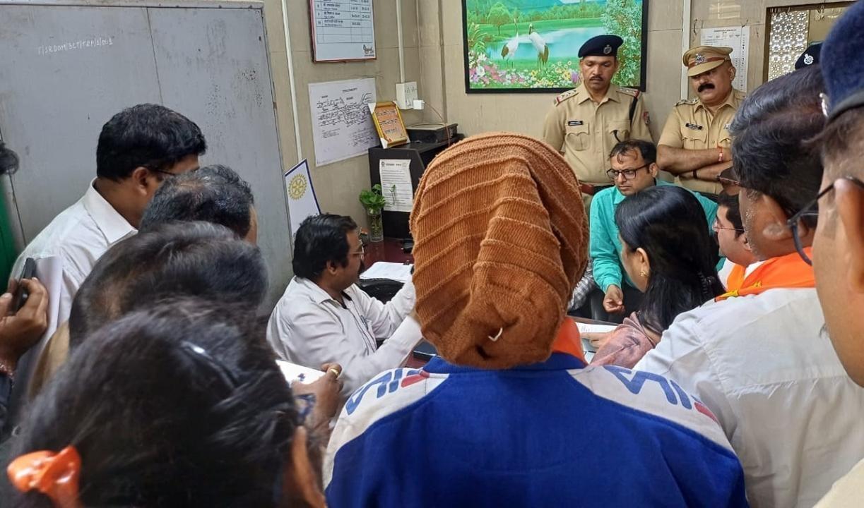 पश्चिम रेलवे ने पिछले बुधवार से एसी लोकल सेवाओं की संख्या बढ़ा दी थी.