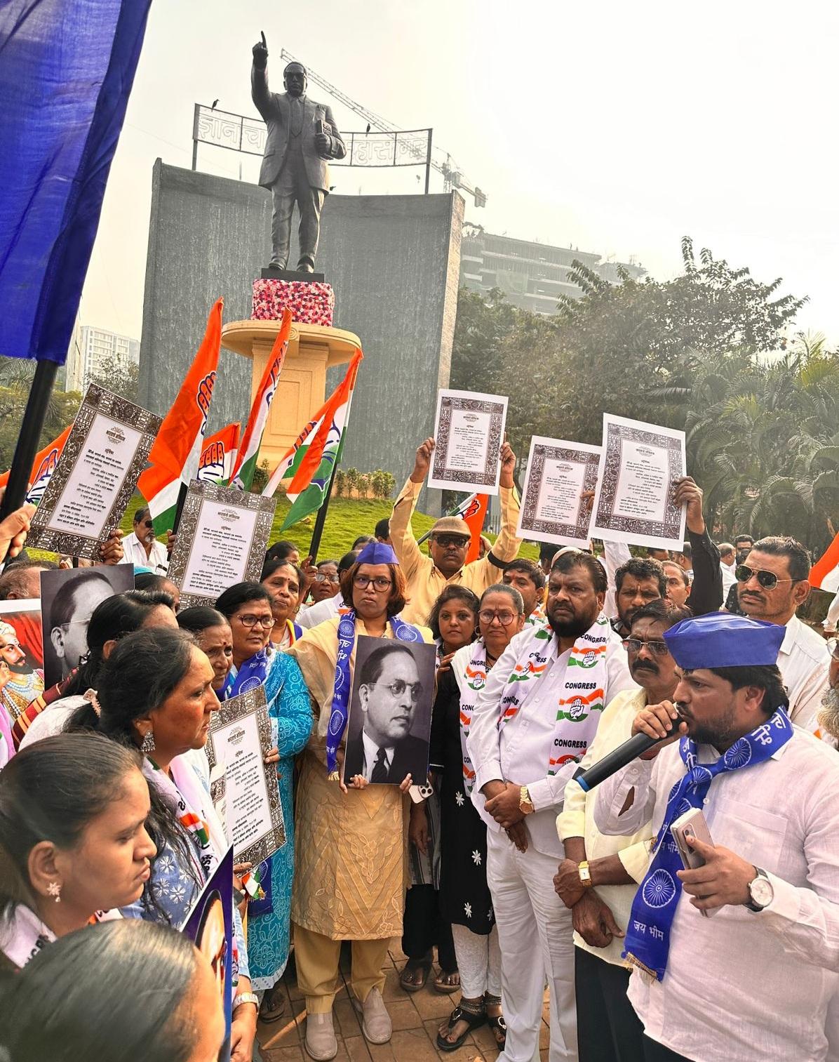वर्षा गायकवाड़ ने आंदोलन के दौरान कहा कि केंद्रीय गृह मंत्री अमित शाह द्वारा दिए गए बयान ने न केवल डॉ. आंबेडकर के प्रति अनादर व्यक्त किया है, बल्कि भारतीय संविधान के मूल्यों को भी ठेस पहुंचाई है. 