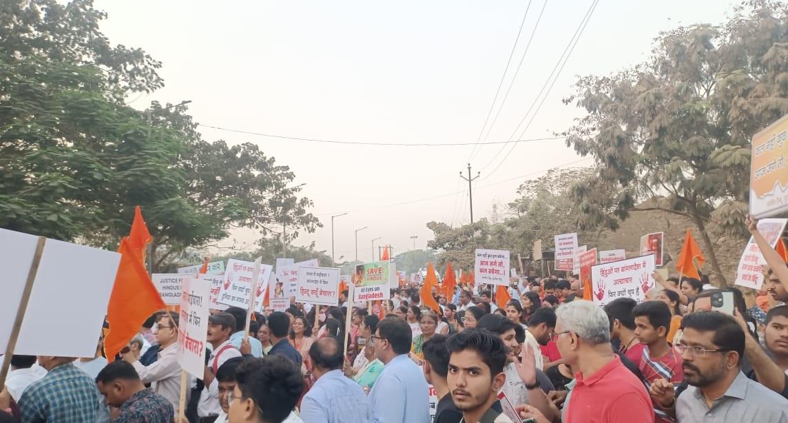 भारत के हिंदू समाज ने इन घटनाओं पर गहरी चिंता व्यक्त की है. प्रदर्शनकारियों का मानना है कि अगर समय रहते इन मुद्दों पर अंतरराष्ट्रीय स्तर पर ध्यान नहीं दिया गया, 