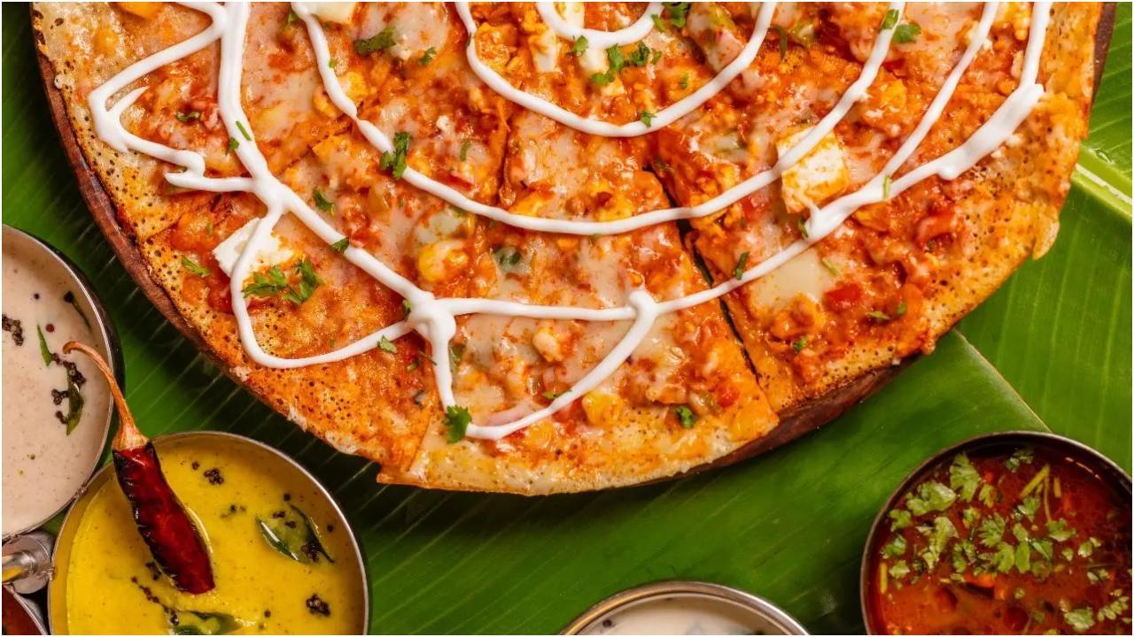 सादा डोसा, घी भुना डोसा, या यहां तक कि मसाला डोसा की जगह लें, और इन नए बदलावों को बनाएं. फोटो सौजन्य: मिड-डे