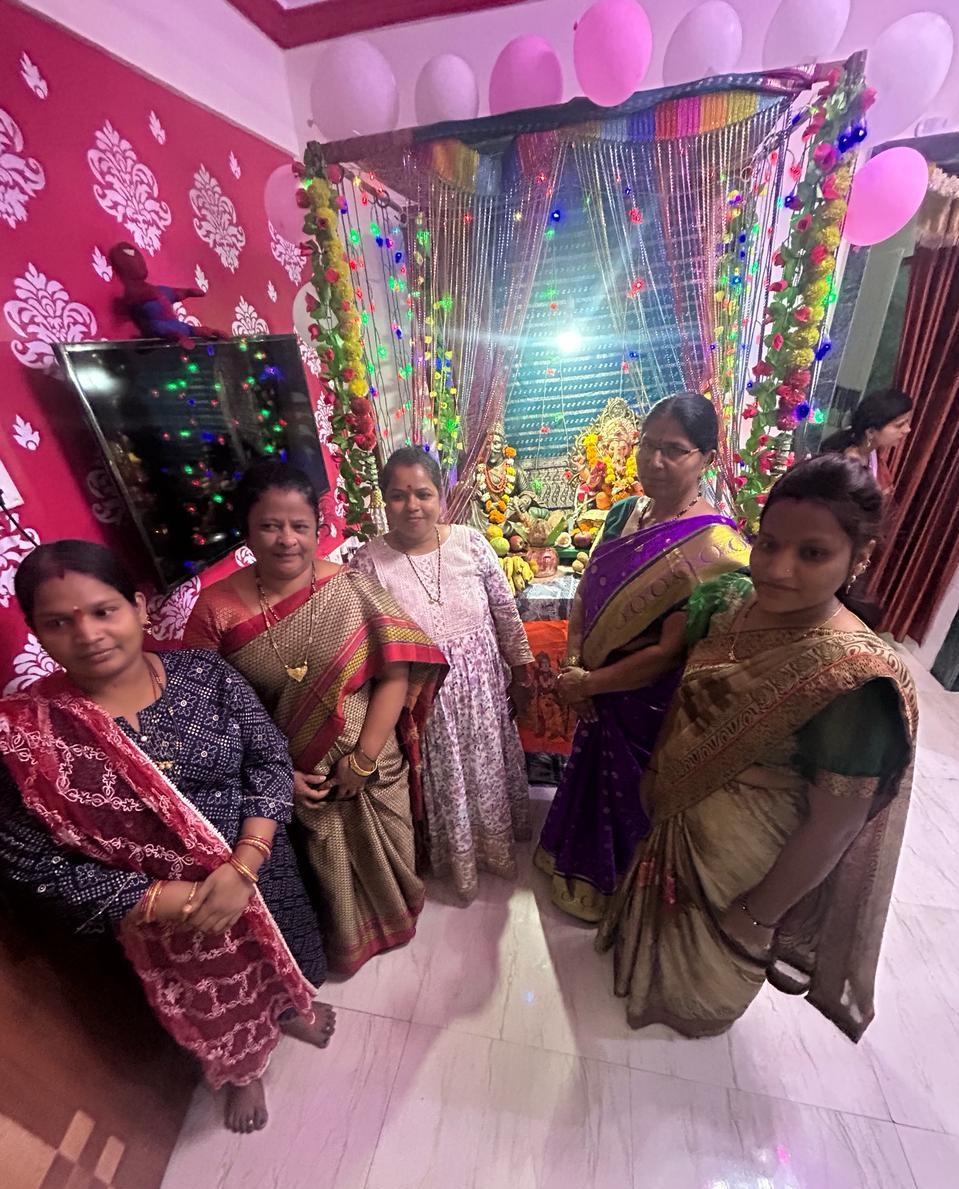 नायगांव में रह रहे बोबडे परिवार के घर माघी गणेश चतुर्थी के खास मौके पर बप्पा की स्थापना हुई है. 