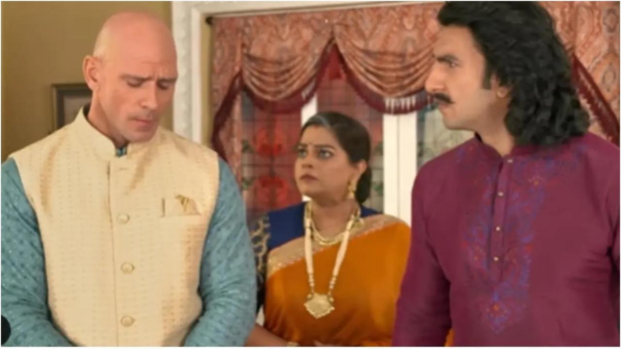 विज्ञापन में रणवीर सिंह और जॉनी सिंस