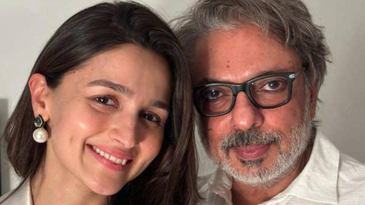 बड़े पर्दे के बाद अब भंसाली एक महत्वपूर्ण कदम के रूप में ओटीटी की दुनिया में कदम रखते हुए ` हेरामंडी` के साथ डेब्यू करने जा रहे हैं. 
