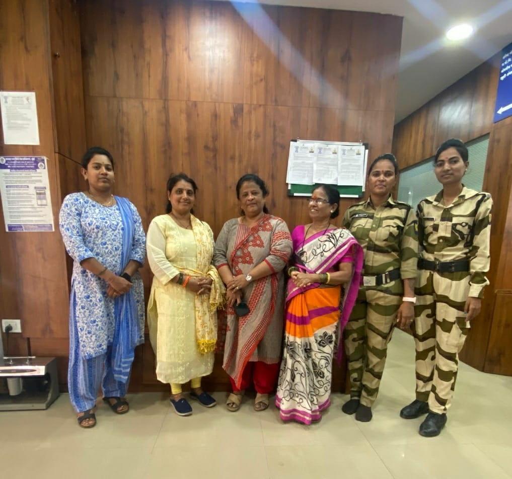 आपको बता दें, यह पहली बार नहीं है कि शिवसेना (यूबीटी) की महिला कार्यकर्ता इस तरह का आयोजन कर रही हैं. वह जनता से जुड़े रहने के लिए आए दिन इसी तरह के आयोजन करती रहती हैं.