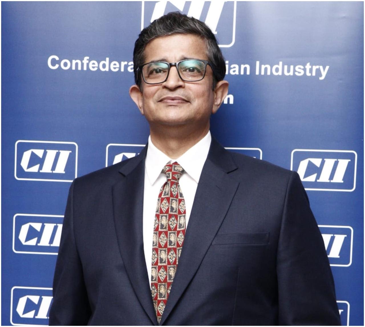 दर्शन शाह, अध्यक्ष, सीआईआई गुजरात स्टेट गुजरात और प्रबंध निदेशक, हिताची हाई-रेल पावर इलेक्ट्रॉनिक्स प्राइवेट लिमिटेड ने कहा, “2024-25 का अंतरिम बजट समावेशी वृद्धि और विकास सहित एक विकसित भारत के लिए रूपरेखा तैयार करता है. यह विकासात्मक बजट भारत के भविष्य के लिए एक ठोस आधार तैयार करता है, जो एक सतत दृष्टि और रणनीति को दर्शाता है. सीआईआई लंबित प्रत्यक्ष कर मांगों को वापस लेने, बड़ी संख्या में करदाताओं को लाभ पहुंचाने और कर भुगतान में आसानी में योगदान की सराहना करता है. सरकार ने नई विनिर्माण कंपनियों के लिए कॉर्पोरेट टैक्स की दर को 22 प्रतिशत से घटाकर 15 प्रतिशत करने की घोषणा की है, जिससे भारत में नया निवेश आकर्षित हो सकता है. पीएम मोमेंटम के तहत मल्टी-मॉडल माल परिवहन गलियारे जैसी पहल से रसद लागत कम होगी, यातायात कम होगा और परिवहन में सुरक्षा और गति बढ़ेगी. सीआईआई इलेक्ट्रिक वाहन पारिस्थितिकी तंत्र को मजबूत करने, इलेक्ट्रिक बसों को अपनाने और चार्जिंग बुनियादी ढांचे को बढ़ाने के लिए सरकार की प्रतिबद्धता की सराहना करता है. एमएसएमई क्षेत्र पर ध्यान, नई विनिर्माण कंपनियों के लिए कॉर्पोरेट कर में कमी, स्टार्टअप के लिए कर लाभ का विस्तार और डिजिटल भुगतान को बढ़ावा देने के उपाय आर्थिक विकास के लिए एक समग्र दृष्टिकोण का प्रतिनिधित्व करते हैं. बुनियादी ढांचे के विकास के लिए ₹7.5 लाख करोड़ का आवंटन, ग्रामीण बुनियादी ढांचे पर जोर और नई विनिर्माण कंपनियों के लिए कॉर्पोरेट टैक्स में कटौती और स्टार्टअप के लिए विस्तारित कर अवकाश जैसे विशिष्ट क्षेत्रों के लिए समर्थन से आर्थिक विकास और रोजगार सृजन को बढ़ावा मिलेगा. शिक्षा, महिला सशक्तिकरण और स्थिरता पहल पर बजट का फोकस दीर्घकालिक लक्ष्यों के साथ जुड़ा हुआ है.``