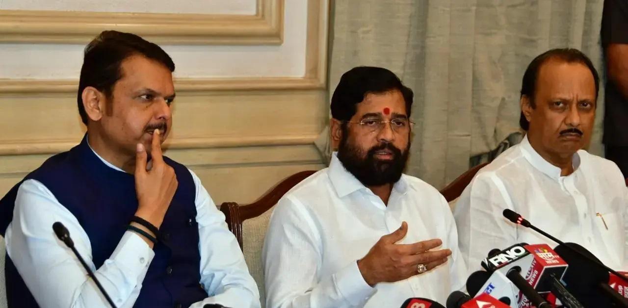मुख्यमंत्री एकनाथ शिंदे, डिप्टी देवेंद्र फड़णवीस और अजित पवार के साथ/तस्वीर/पीटीआई