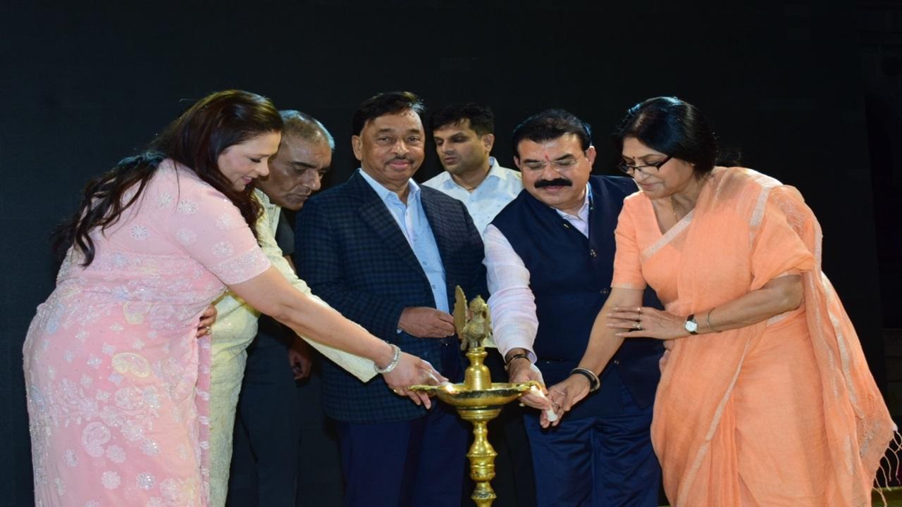 मुन्नवर फारूकी ने गेटवे ऑफ इंडिया पर रैंप वॉक किया.