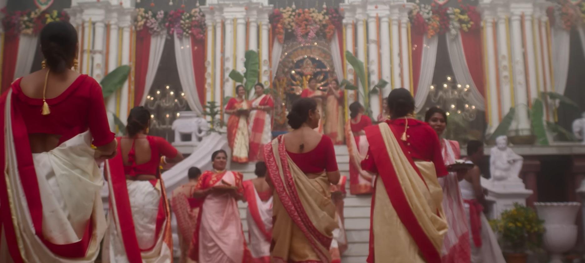 इन कहानियों को छह निर्देशकों अर्चना फड़के, अक्षय इंडिकर, कॉलिन डी कुन्हा, हार्दिक मेहता, शाजिया इकबाल और विवेक सोनी के माध्यम से कैप्चर किया है. धर्माटिक एंटरटेनमेंट प्रोडक्शन, जिसमें करण जौहर, अपूर्व मेहता और सोमेन मिश्रा कार्यकारी निर्माता बनाया है. सीरीज का ट्रेलर रिलीज़ हुआ है.