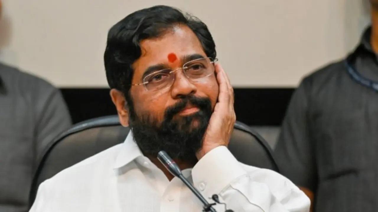 इस कदम का स्वागत करते हुए मुख्यमंत्री ने प्रस्ताव दिया कि ब्रिटेन की राजधानी में मराठा राजा की एक मूर्ति स्थापित की जाएगी.