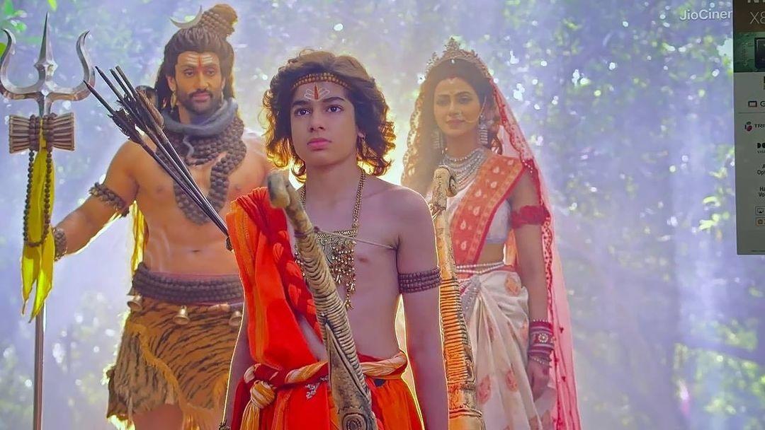 `शिव शक्ति: तप त्याग तांडव`में स्वर्णिम नीमा के पास डांस का कोई पार्ट नहीं है. हालांकि इस बारे में उन्होंने कहा कि इससे उन्हें कोई परेशानी नहीं है. उन्होंने आगे कहा, “मेरे लिए, डांस और किसी भी तरह के शो के बीच कोई संबंध नहीं है, चाहे वह एक पौराणिक शो हो या नियमित एक, क्योंकि वे दोनों अलग-अलग विषय हैं लेकिन जब भी मुझे समय मिलता है तो मैं हर मौजूदा बॉलीवुड गाने की रील बनाता हूं और उसे सोशल मीडिया पर पोस्ट करता हूं. जब भी मुझे शिव शक्ति की शूटिंग के बीच थोड़ा समय मिलता है, मैं इसका उपयोग डांस रील बनाने में करता हूं.``
