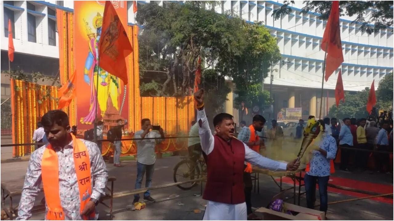 पीएम मोदी ने भव्य मंदिर के गर्भगृह में प्राण प्रतिष्ठा समारोह में अनुष्ठान का नेतृत्व किया.
