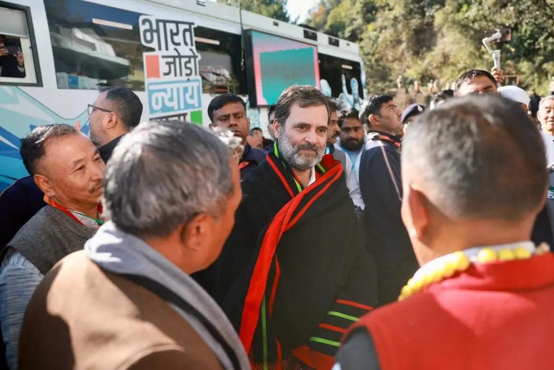 उन्होंने कहा, `आपने हमें जो प्यार और गर्मजोशी दी है, उसके लिए मणिपुर के खूबसूरत लोगों को धन्यवाद. मैं आपके साथ खड़ा रहूंगा और आपके लिए तब तक लड़ता रहूंगा जब तक आपको शांति और न्याय नहीं मिल जाता.`