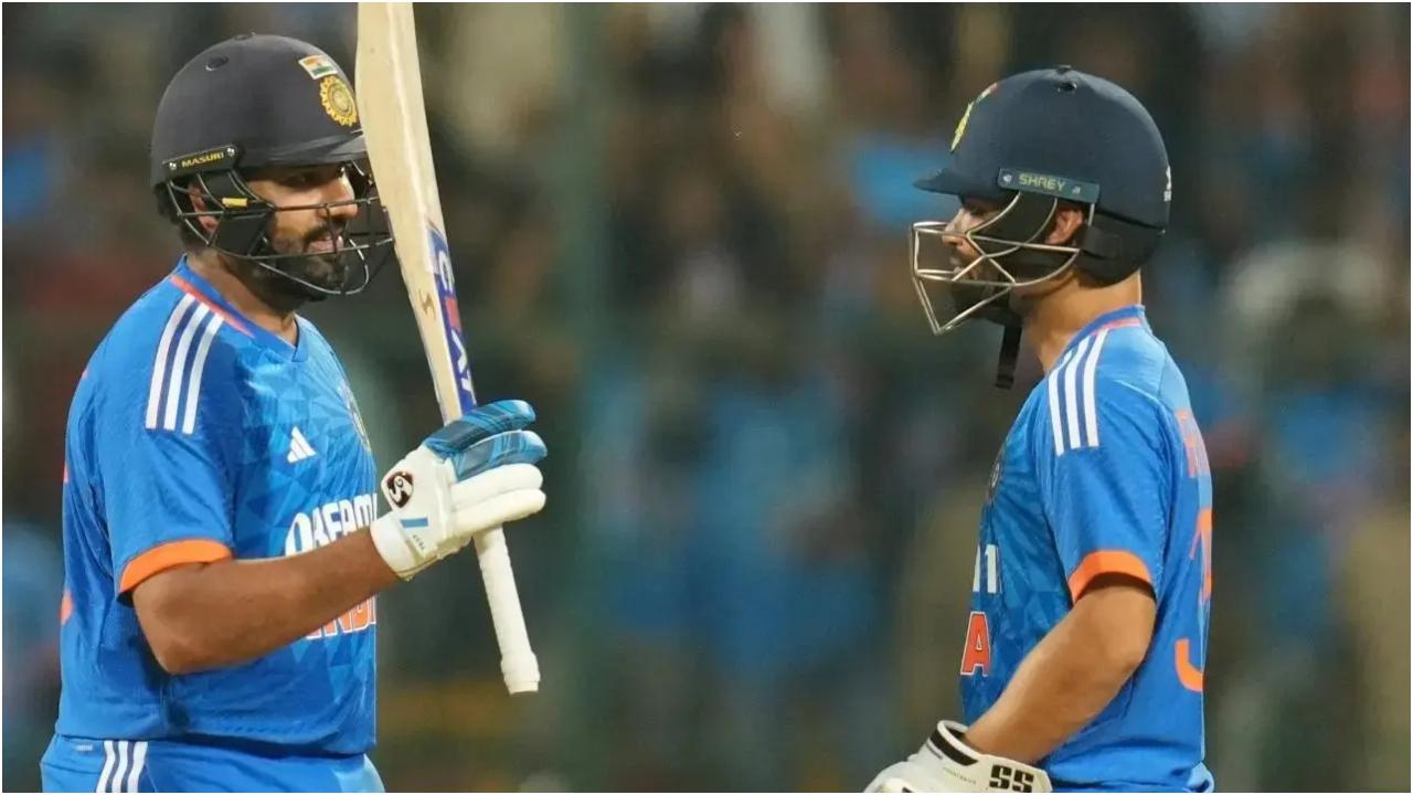 अफगानिस्तान के खिलाफ अंतिम टी20 मैच में टीम इंडिया ने यशस्वी जयसवाल, विराट कोहली, शिवम दुबे और संजू सैमसन के विकेट जल्दी खो दिए. वहां से भारतीय कप्तान रोहित शर्मा ने जिम्मेदारी अपने कंधों पर ली. उनके साथ, 
