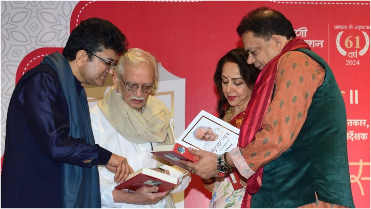 गुलज़ार ने कहा कि,