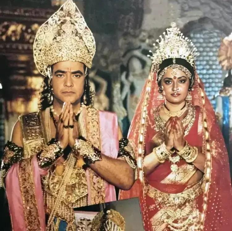 साल 1997 में, अभिनेता जीतेंद्र ने हिंदी पौराणिक फिल्म `लव कुश` में भगवान राम का किरदार निभाया था. इसे दर्शकों ने काफी पसंद भी किया था. 