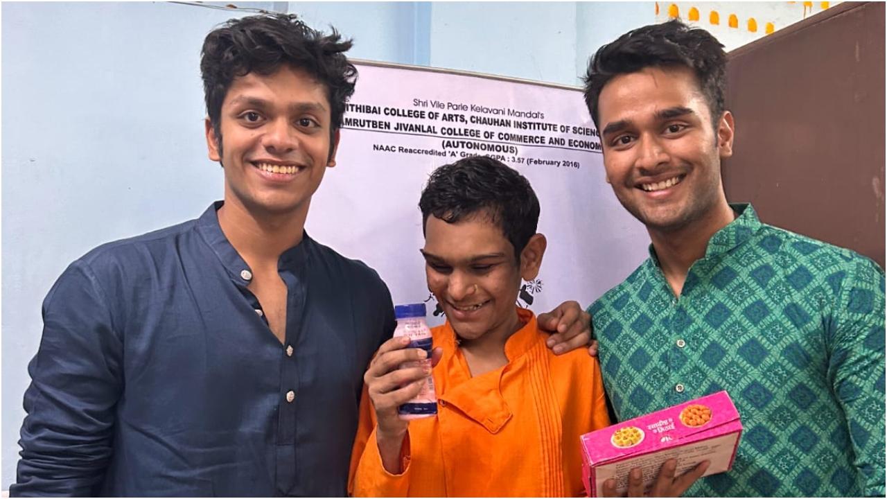 यह दिन साझा करने, एकता और रचनात्मकता की भावना को बढ़ावा देने के लिए समर्पित था. मिठाइयों और आकर्षक रोशनी के साथ संस्थान में युवा निवासियों की भागीदारी को सक्रिय रूप से प्रोत्साहित किया गया.