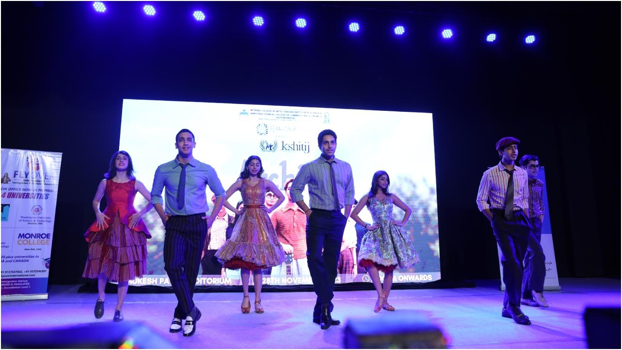 टीम क्षितिज ने 24 नवंबर, 2023 को मुकेश पटेल ऑडिटोरियम में द क्षितिज शो के लिए ब्रूट इंडिया के साथ सहयोग किया. इस कार्यक्रम में अभिनेता विक्की कौशल मौजूद थे.