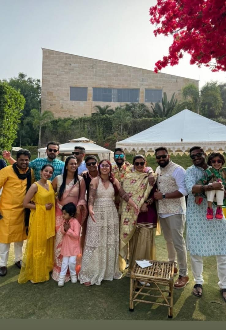 अक्टूबर 2022 में, एक साइकिलिंग इवेंट के दौरान, नूपुर हाथ में एक अंगूठी लेकर घुटनों के बल बैठ गए और अपनी प्रेमिका से पूछा, 