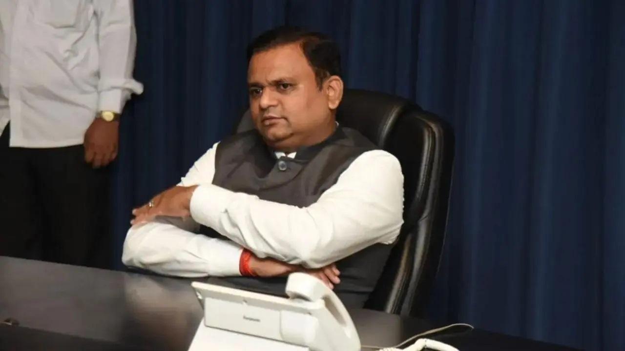 राहुल नार्वेकर की शिवसेना की अयोग्यता याचिका पर आसन्न फैसला बेहद महत्वपूर्ण है क्योंकि इसका महाराष्ट्र की राजनीति पर महत्वपूर्ण प्रभाव पड़ेगा. (Pics/Sameer Abdedi)