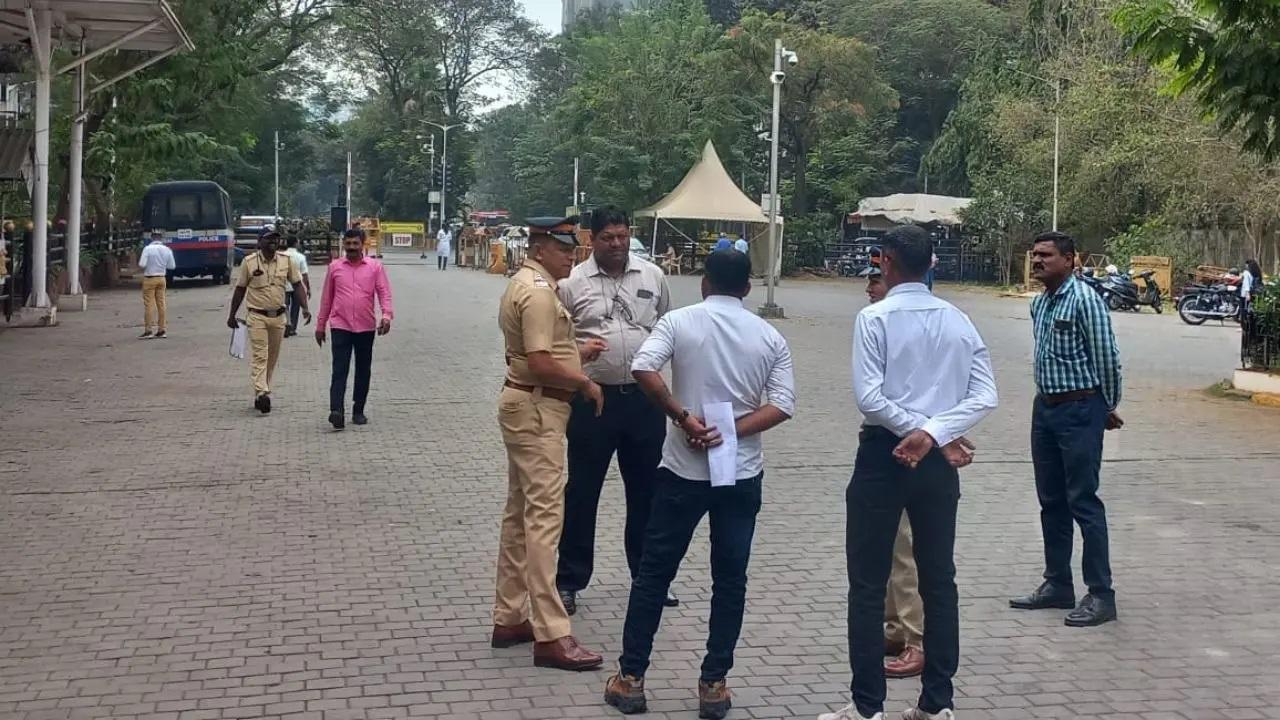 शिवसेना विवाद मामले की सुनवाई भारत के मुख्य न्यायाधीश डीवाई चंद्रचूड़ की अध्यक्षता वाली संविधान पीठ ने की.