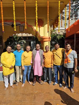 सुबह भजन के साथ भगवान राम की आरधना की गई. 