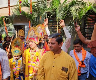 बता दें, 22 जनवरी को आयोध्या में दोपहर 12:29:08 से लेकर 12:30:32 बजे तक, राम मंदिर प्राण-प्रतिष्ठा का कार्यक्रम आयोजित किया जाएगा. 
