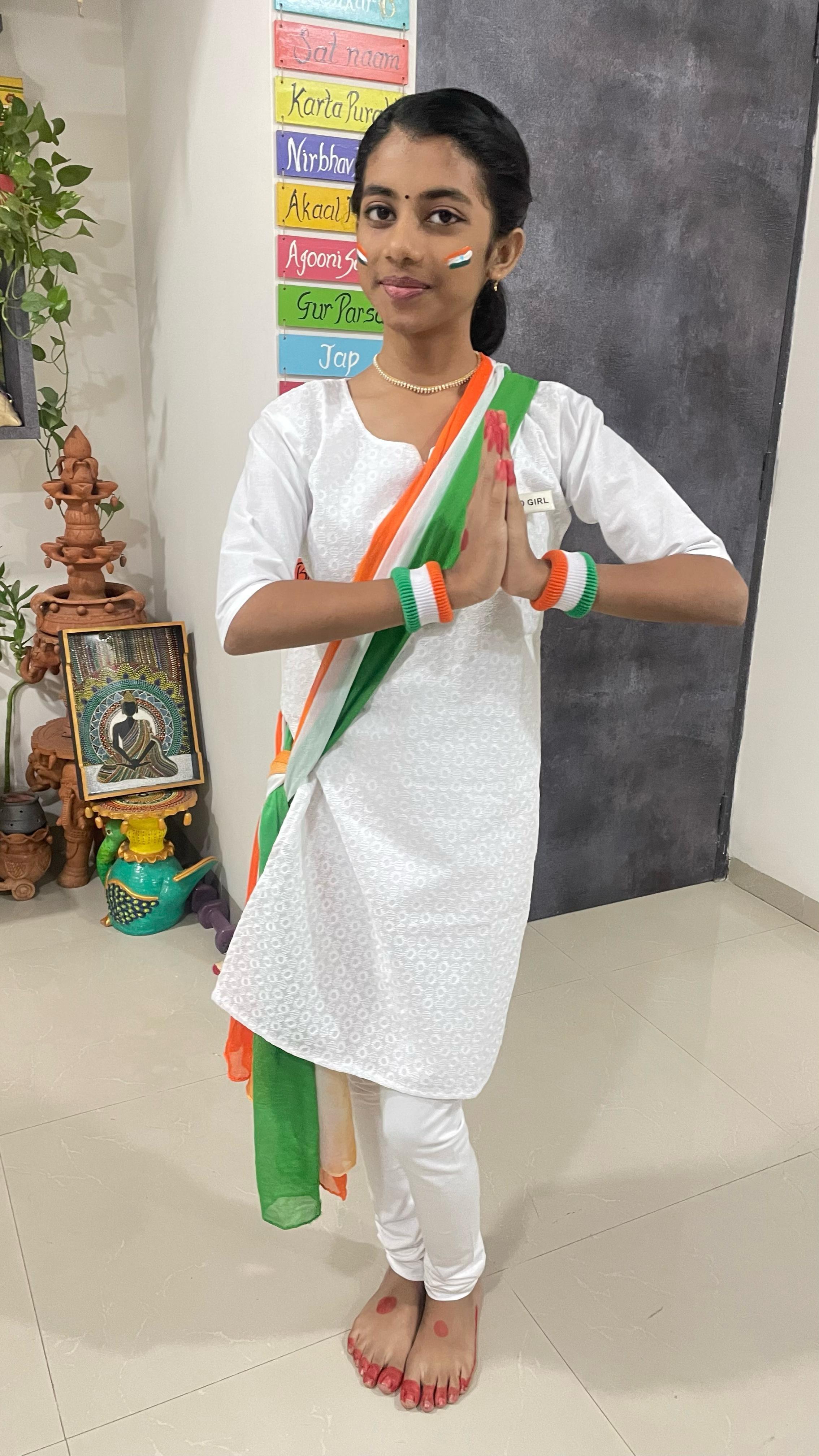 बच्चों को देश की गरिमा और सम्मान की भावना से परिचित कराना और उन्हें सामाजिक जिम्मेदारियों के प्रति जागरूक बनाना महत्वपूर्ण है. 