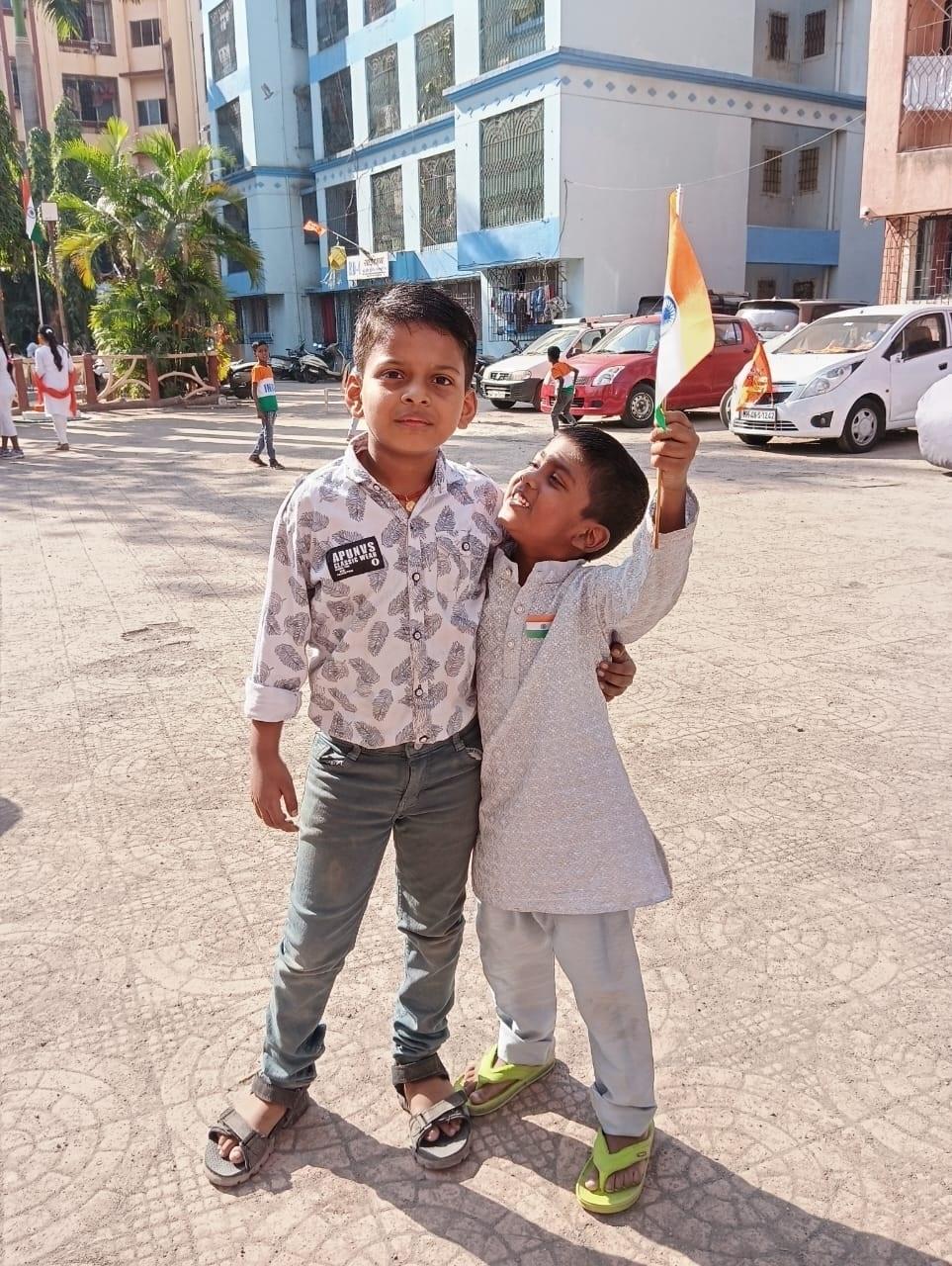  उन्हें अपने देश के इतिहास, संस्कृति, और समृद्धि के प्रति गहरा आदर होता है.