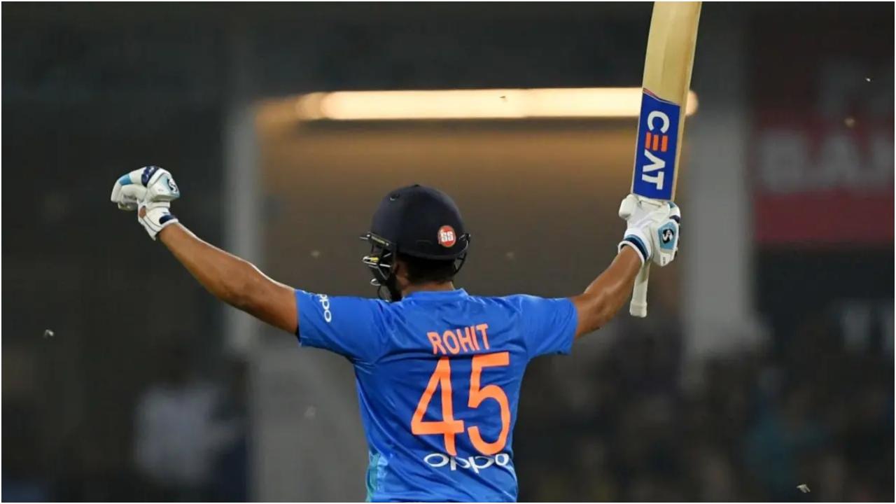 सर्वाधिक शतक
भारतीय कप्तान रोहित शर्मा ने 148 T20I मैच खेले हैं और चार शतक दर्ज किए हैं. वह वर्तमान में ICC के नंबर एक T20I बल्लेबाज सूर्यकुमार यादव और ऑस्ट्रेलिया के स्टार ऑलराउंडर ग्लेन मैक्सवेल के साथ सर्वाधिक T20I शतकों का रिकॉर्ड साझा कर रहे हैं, जिनके नाम चार-चार शतक हैं. अगर स्टार भारतीय ओपनर इस सीरीज में अफगानिस्तान के खिलाफ शतक बनाते हैं तो वह पांच T20I शतक लगाने वाले पहले खिलाड़ी होंगे.