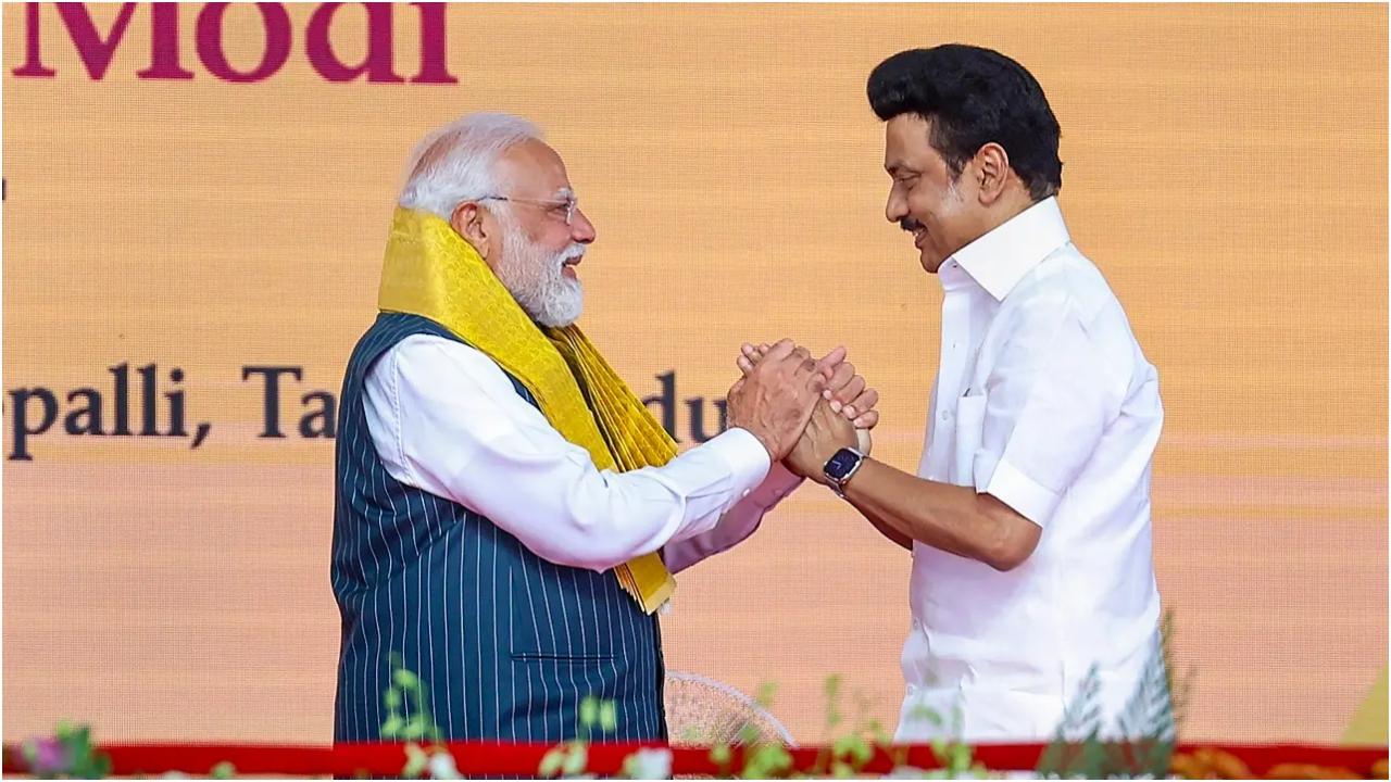 बाद में पीएम मोदी त्रिची हवाई अड्डे पर नए टर्मिनल भवन का उद्घाटन करने के लिए रवाना हुए.