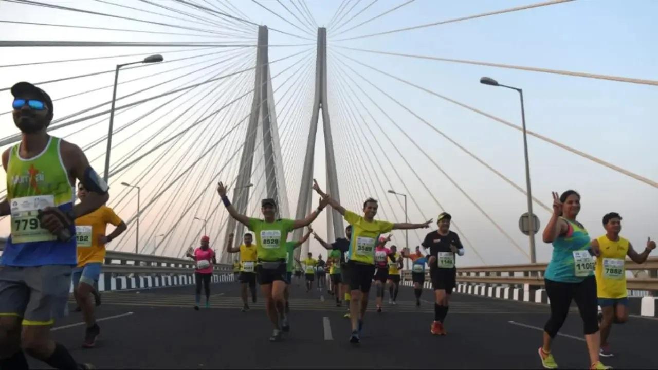 प्रतिभागियों की पूरी देखभाल और सुरक्षा सुनिश्चित करने के लिए कई जगहों पर 26 वॉटर स्टेशन, 10 चिकित्सा स्टेशन, 13 एम्बुलेंस और बाइक पर 13 चिकित्सक की तैयारी की गई हैं. 