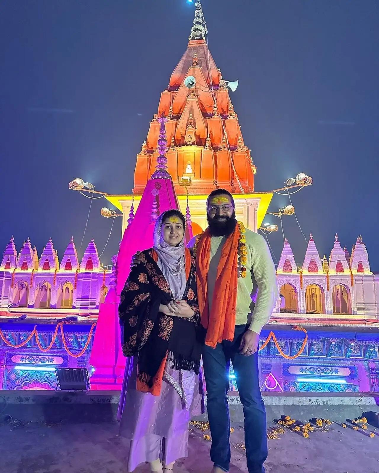 `कंतारा` स्टार ऋषभ शेट्टी ने अपनी पत्नी के साथ अयोध्या में राम मंदिर के दर्शन किए.