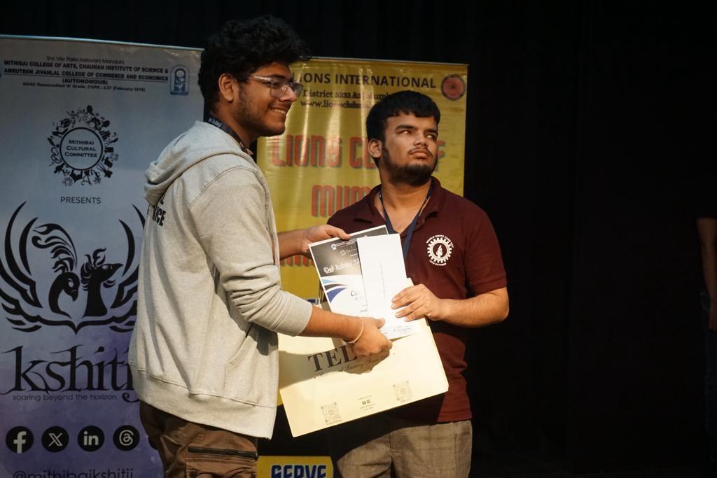 पैरा इवेंट में चार अलग-अलग श्रेणियां शामिल हैं, जिनमें से प्रत्येक को प्रतिभागियों की विभिन्न प्रतिभाओं का जश्न मनाने के लिए सोच-समझकर डिज़ाइन किया गया है. कोरियोग्राफर नूरिन शाह ने एक नृत्य प्रतियोगिता ``रंग मंच`` की अध्यक्षता की, जहां प्रतियोगियों ने जबरदस्त प्रदर्शन किया.
